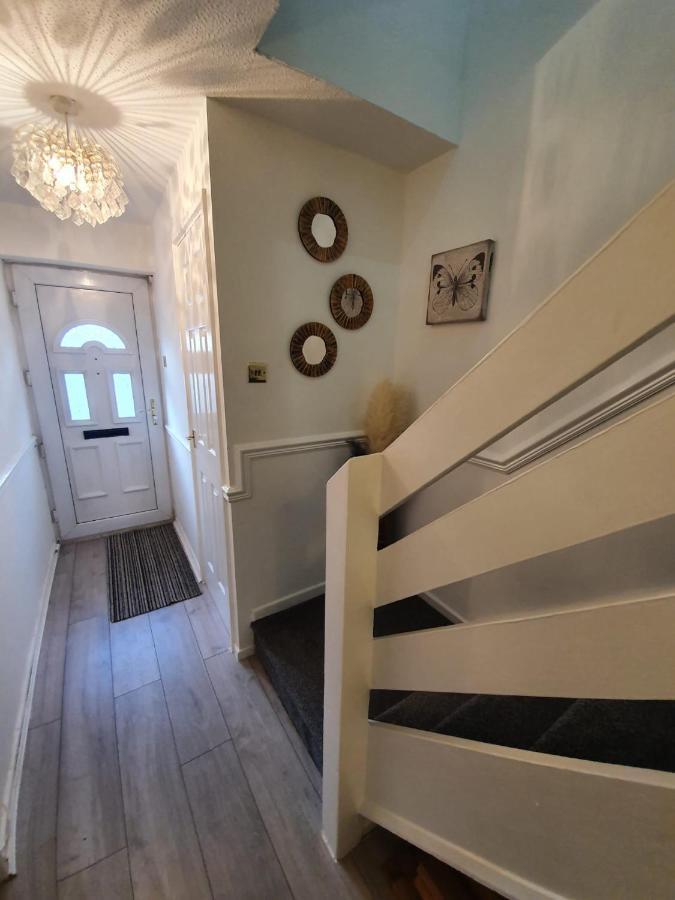 Bv Luxury Spacious 3 Bedroom House At Isaac Close Manchester Exterior photo