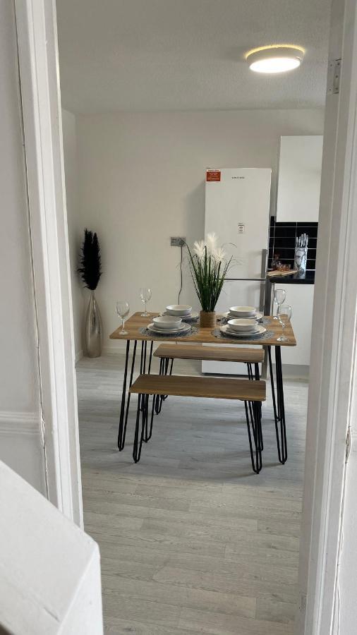 Bv Luxury Spacious 3 Bedroom House At Isaac Close Manchester Exterior photo