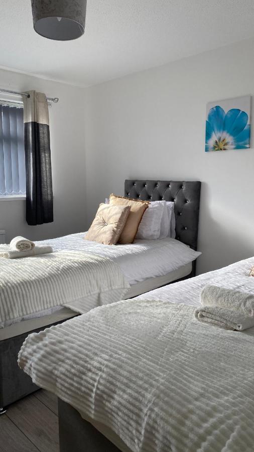 Bv Luxury Spacious 3 Bedroom House At Isaac Close Manchester Exterior photo